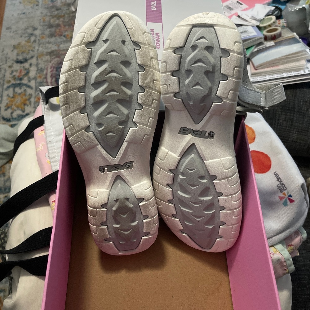 Teva Size 11 Women’s Sandals